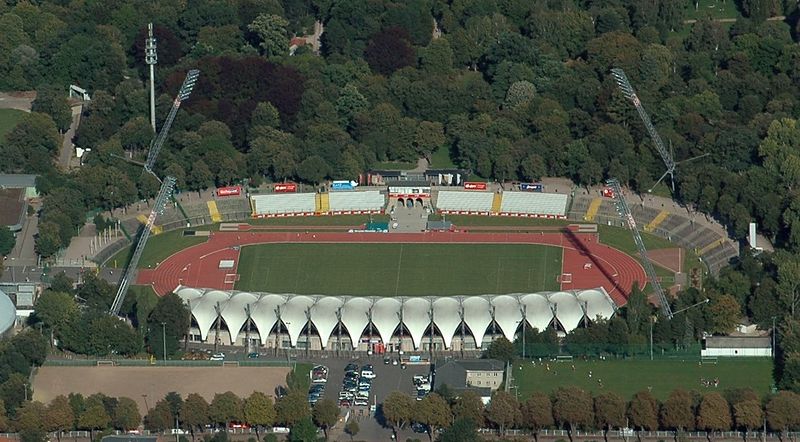 Datei:Steigerwaldstadion.jpg