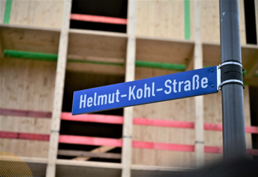 Helmut-Kohl-Strasse.png
