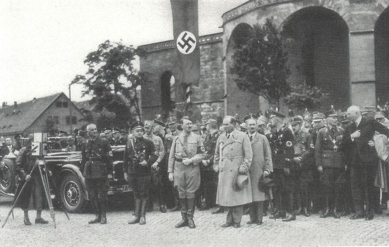 Datei:Hitler-Domplatz-33.jpg